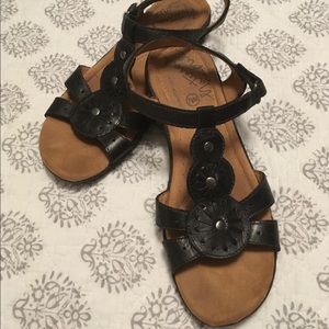 Naturally Soul  Sandals.   gently used